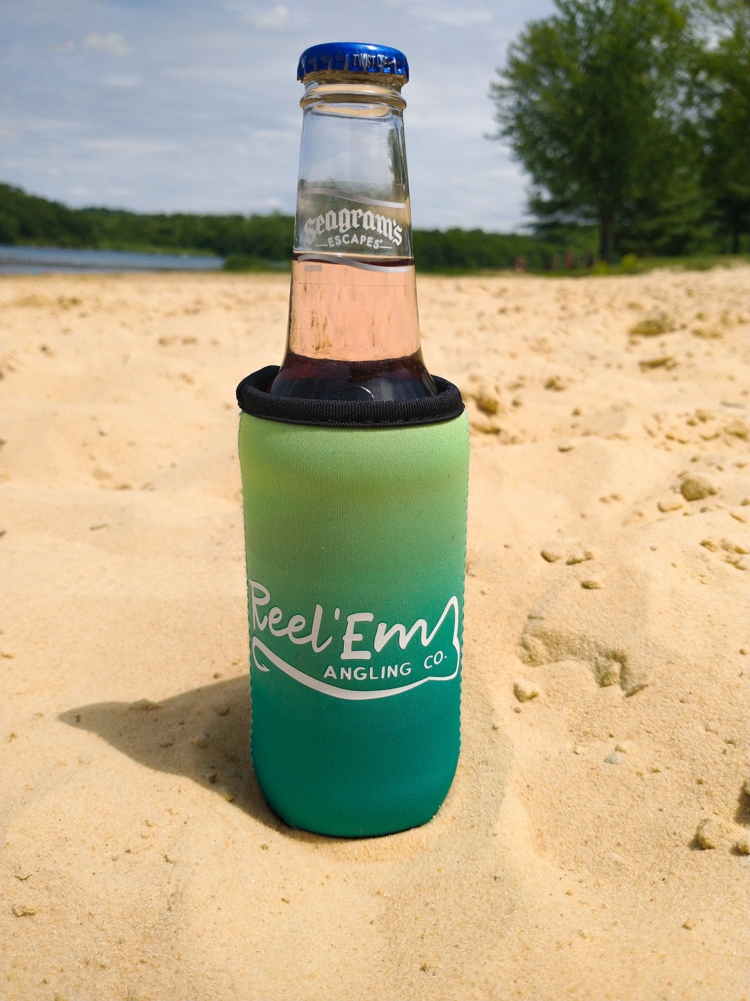 Gradiant Slim Coozie w/ Black Trim - Reel 'Em Angling Co.